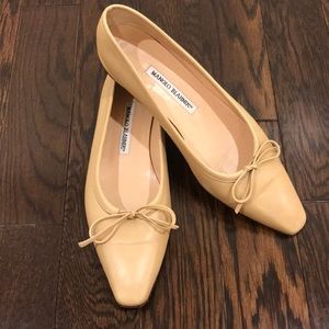 Manolo Blahnik Nude Flats